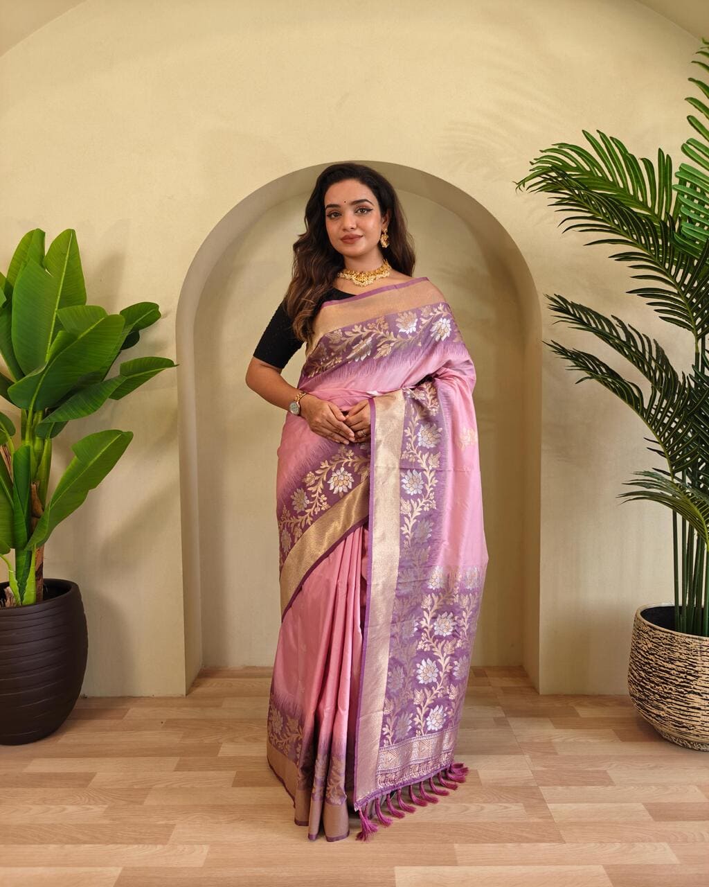 Stylish Light Pink Silk Saree for Weddings and Traditional Events
