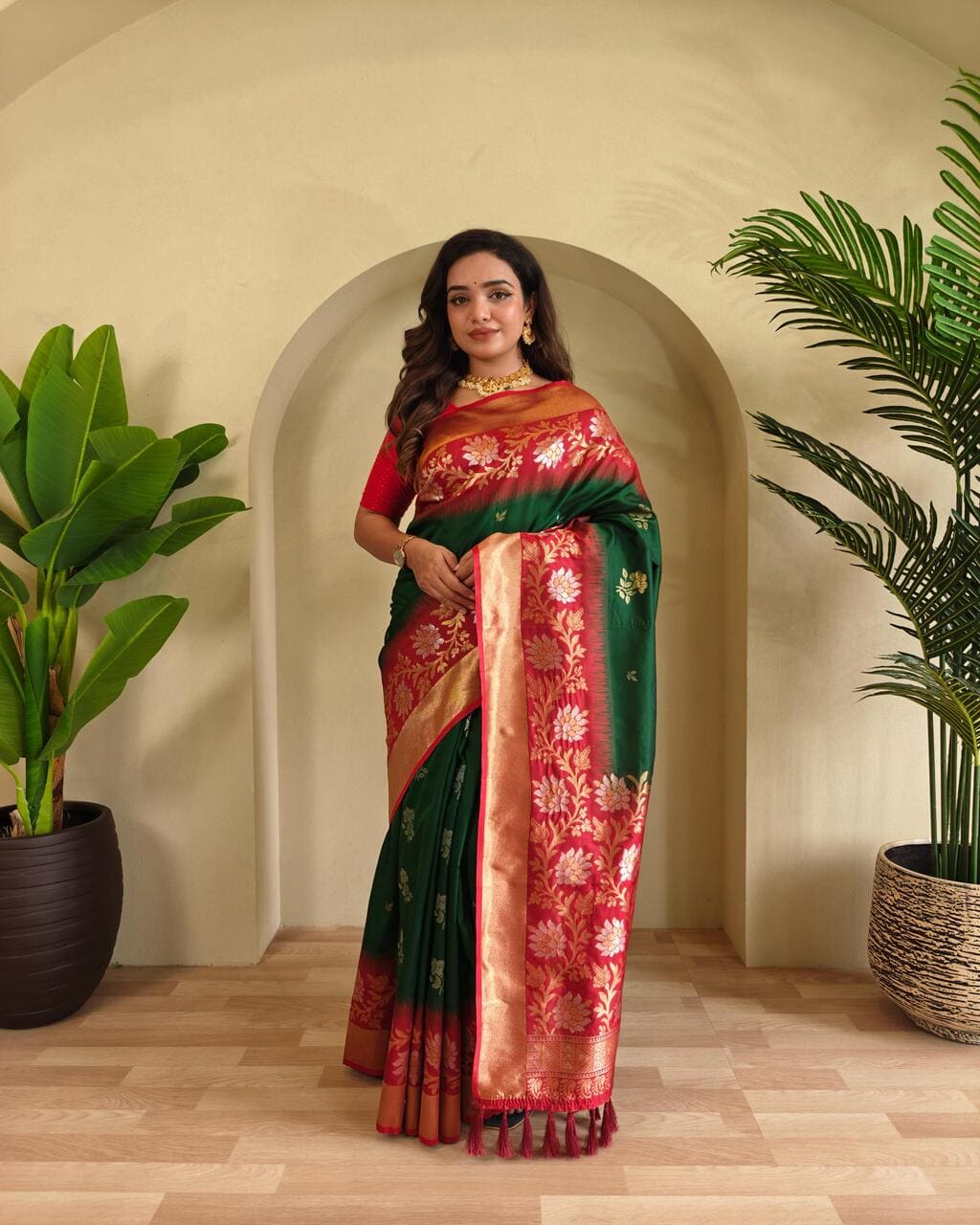 Designer Green Dual Tone Silk Saree for Festive Look