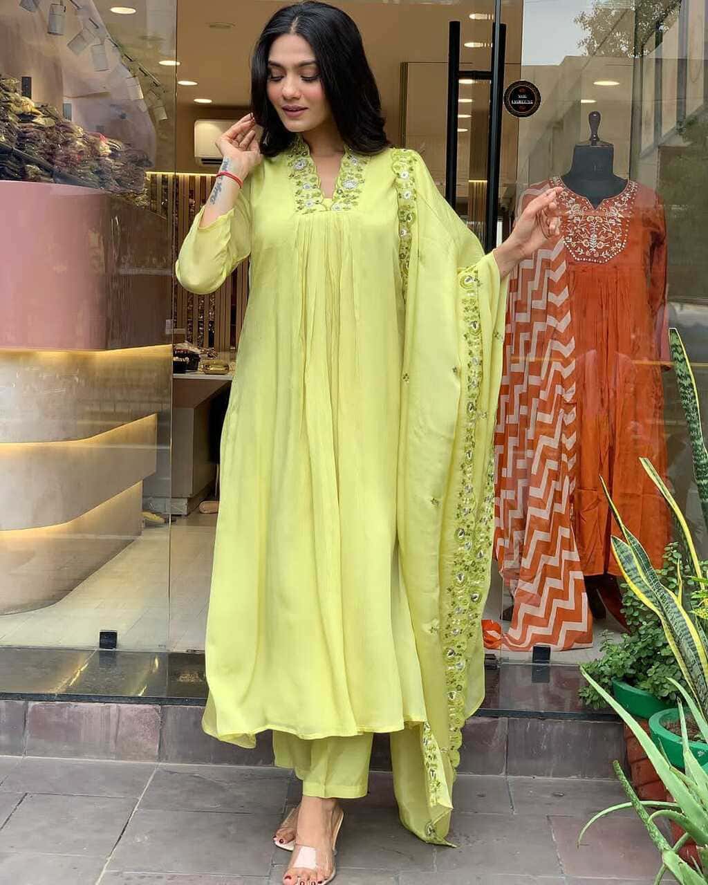 Parrot color three-piece kurta set for women with chinon fabric and ethnic style