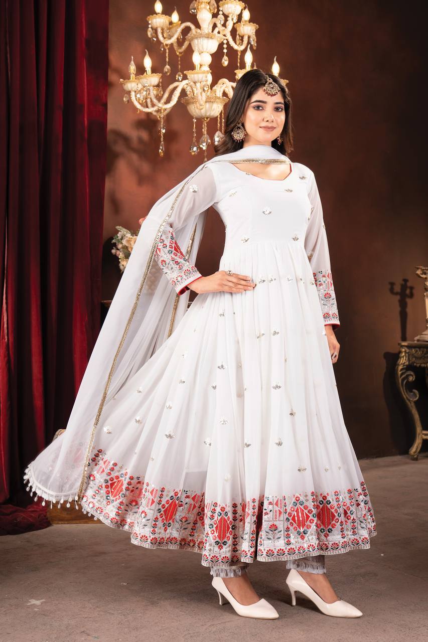 Luxurious White Anarkali Suit with Dupatta – Stylish Traditional Outfit